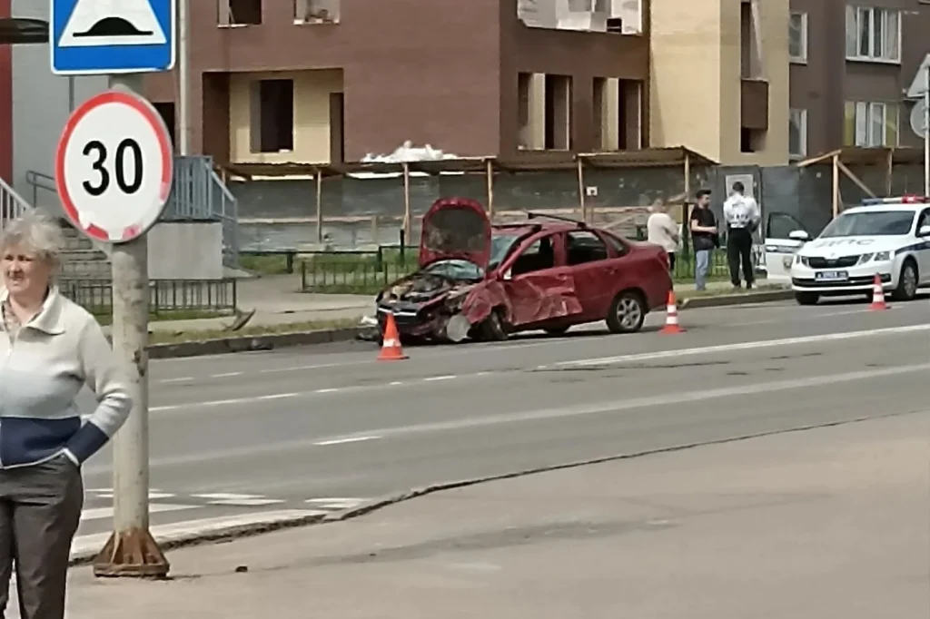 Место аварии, которую устроил Кириллов в&nbsp;Костроме. Фото: «ДТП Кострома»