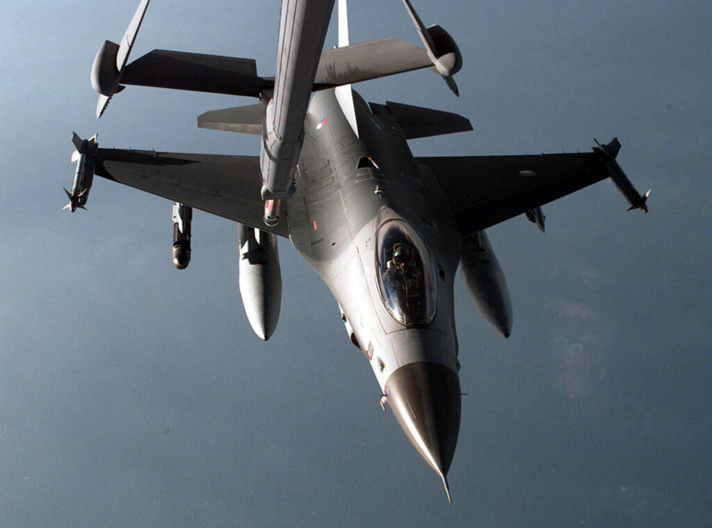 Истребитель F-16