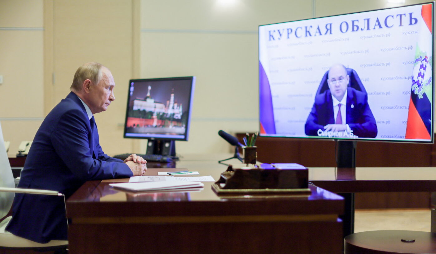 Владимир Путин уволил главу Курской области Алексея Смирнова и&nbsp;назначил на&nbsp;его место Александра Хинштейна