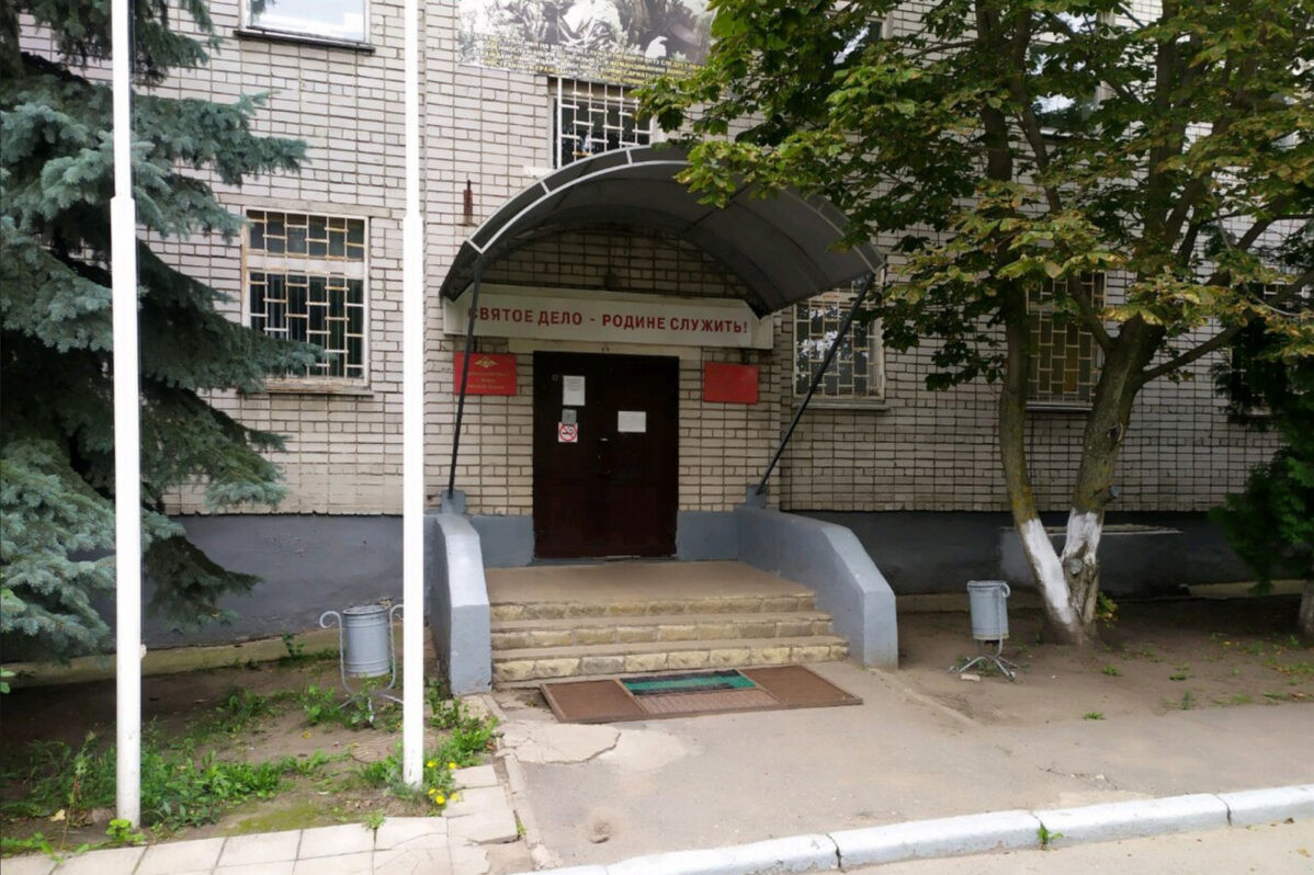 Военный комиссариат&nbsp;— за&nbsp;заключённый контракт с&nbsp;Минобороны посреднику выплачивают вознаграждение