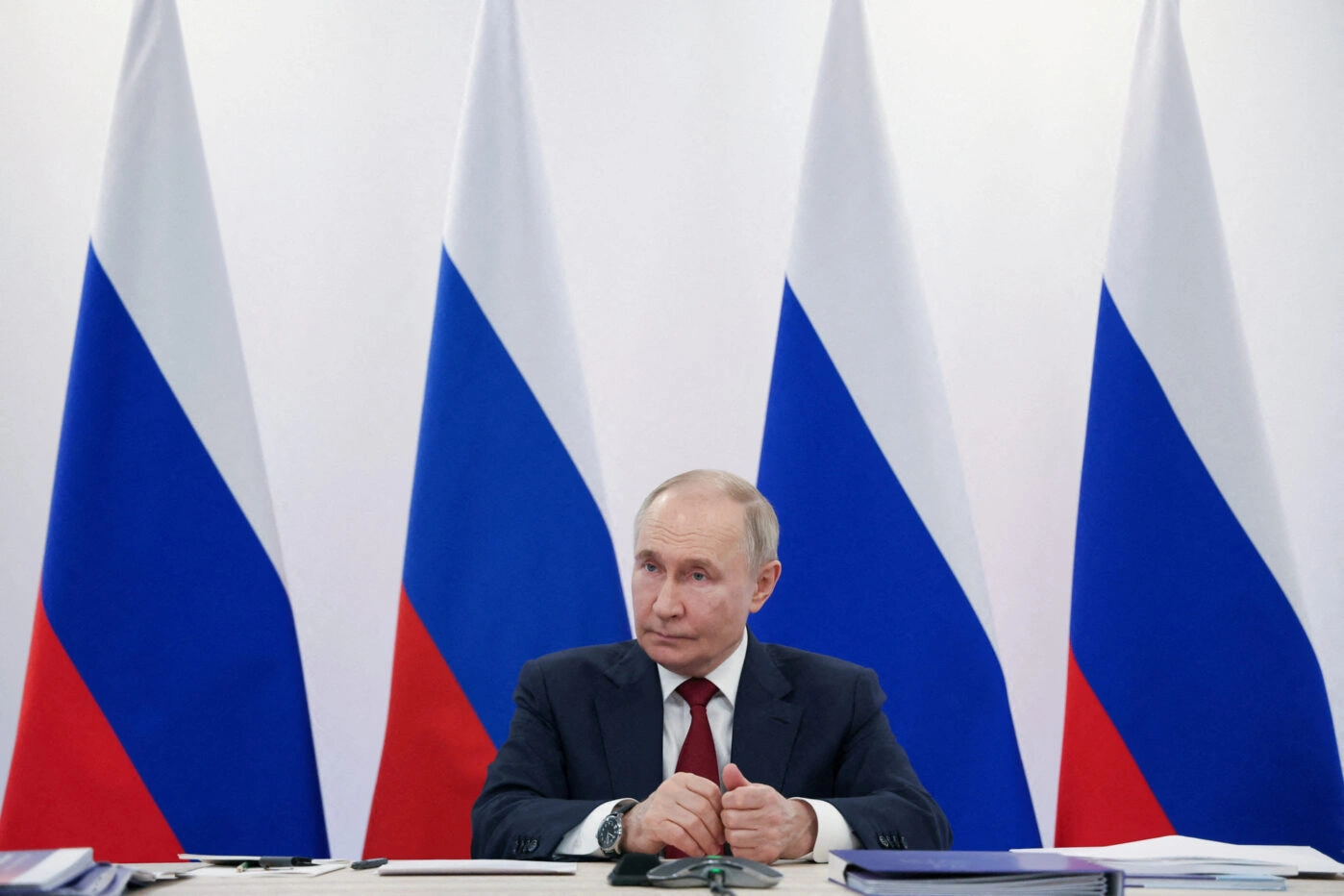 Владимир Путин во&nbsp;время посещения образовательного центра «Сириус» недалеко от&nbsp;Сочи
