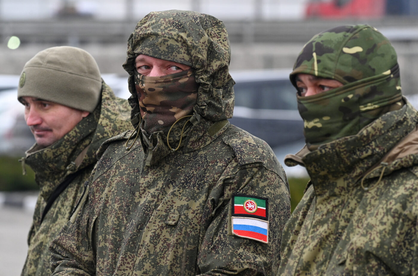 Российские военнослужащие принимают гумпомощь в&nbsp;Ростове-на-Дону